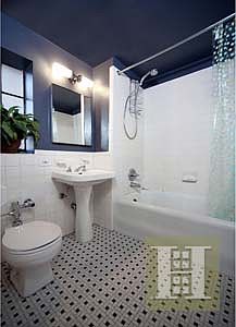 4th image of 25 Tudor City Pl APT 1319