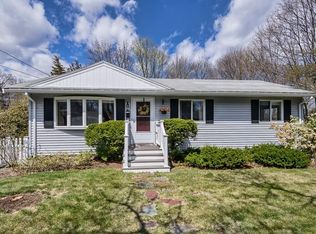 4 Robinson Rd, Beverly, MA 01915