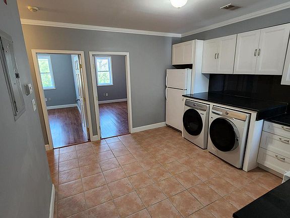 4th image of 1318 W Girard Ave Floor 3