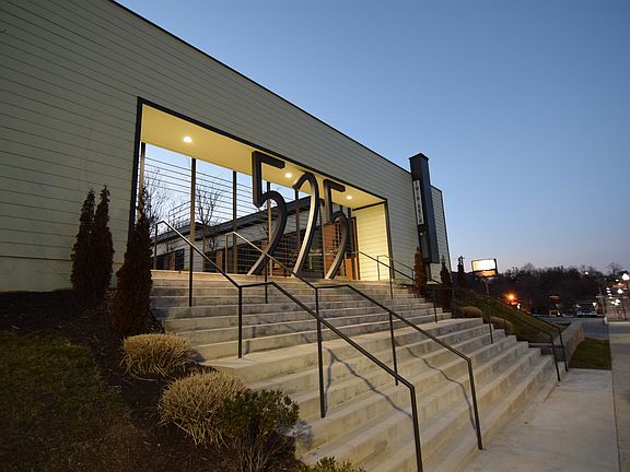 Twin Arch Apartments