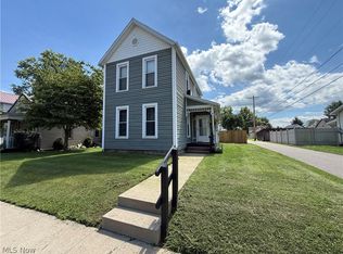 839 Locust St, Coshocton, OH 43812