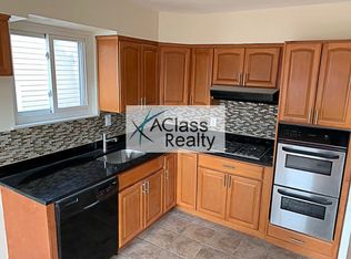 31-51 42nd St #C19, Astoria, NY 11103