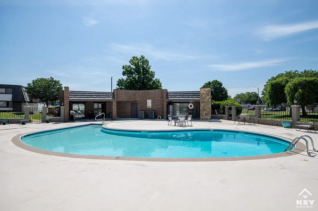 Pheasant Run Apartments — Photo 4