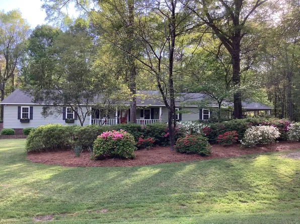 236 W Pine Valley Drive, Waynesboro, GA