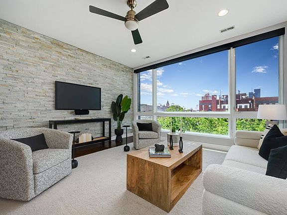 4th image of 1446 W Cortez Ave #4W