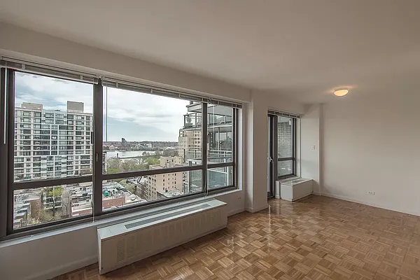 Rented by Solow Realty | media 8