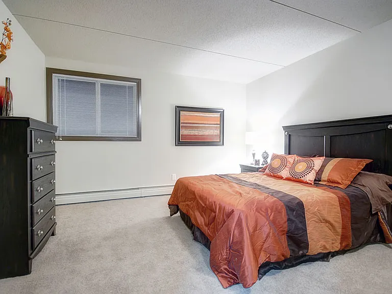 1833 Pembina Hwy — Photo 8