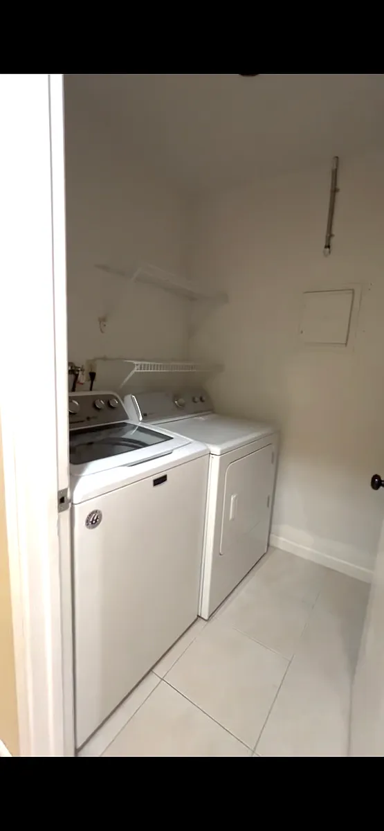 Newer in-unit washer and dryer, HOA pays for water, no water bills for tenants - 2146 Galveston Ave #B