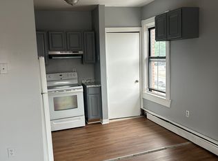 637 Park St #2S, Hartford, CT 06106