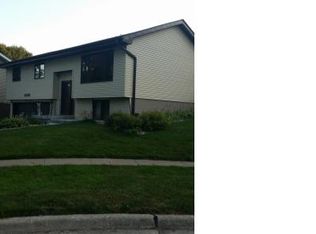 5208 Wellington Ct, Sioux City, IA 51106