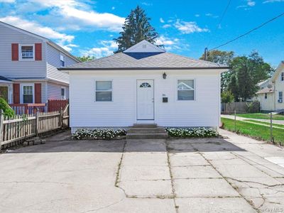 36 S 5th Avenue, Brentwood, NY, 11717