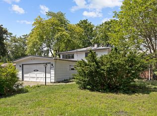 1016 N Elmhurst Rd, Prospect Heights, IL 60070