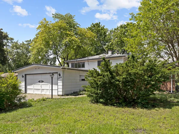 1016 N Elmhurst Rd, Prospect Heights, IL 60070