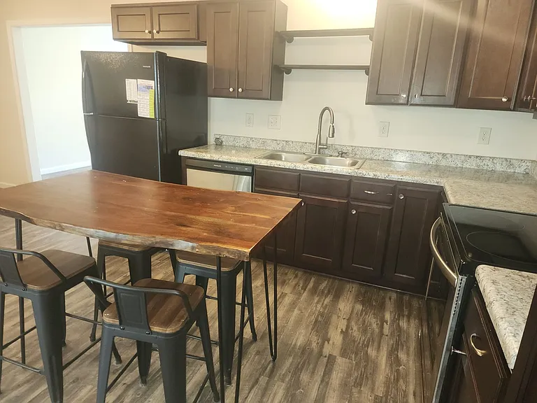 6495 Portsmouth Dr — Photo 3