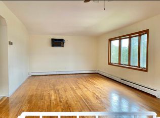 22 Beacon Pl, Staten Island, NY 10306