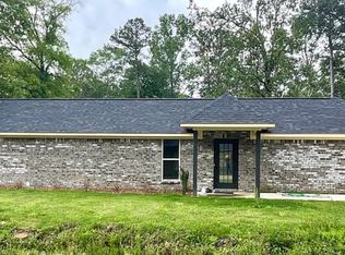 302 Southgate Dr, Richland, MS 39218