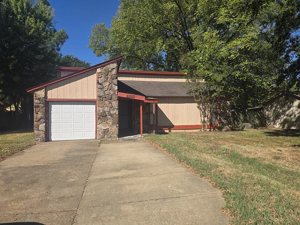 4305 Creekbed Cv