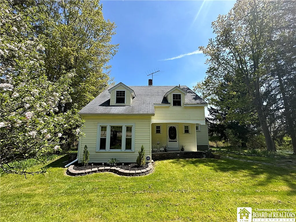 2898 Route 394 photo 1