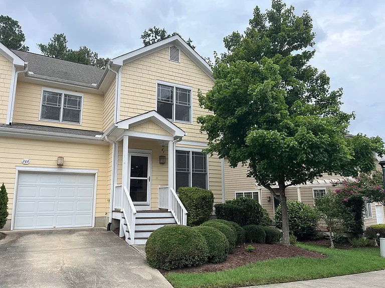 208 Bluefield Rd — Photo 1