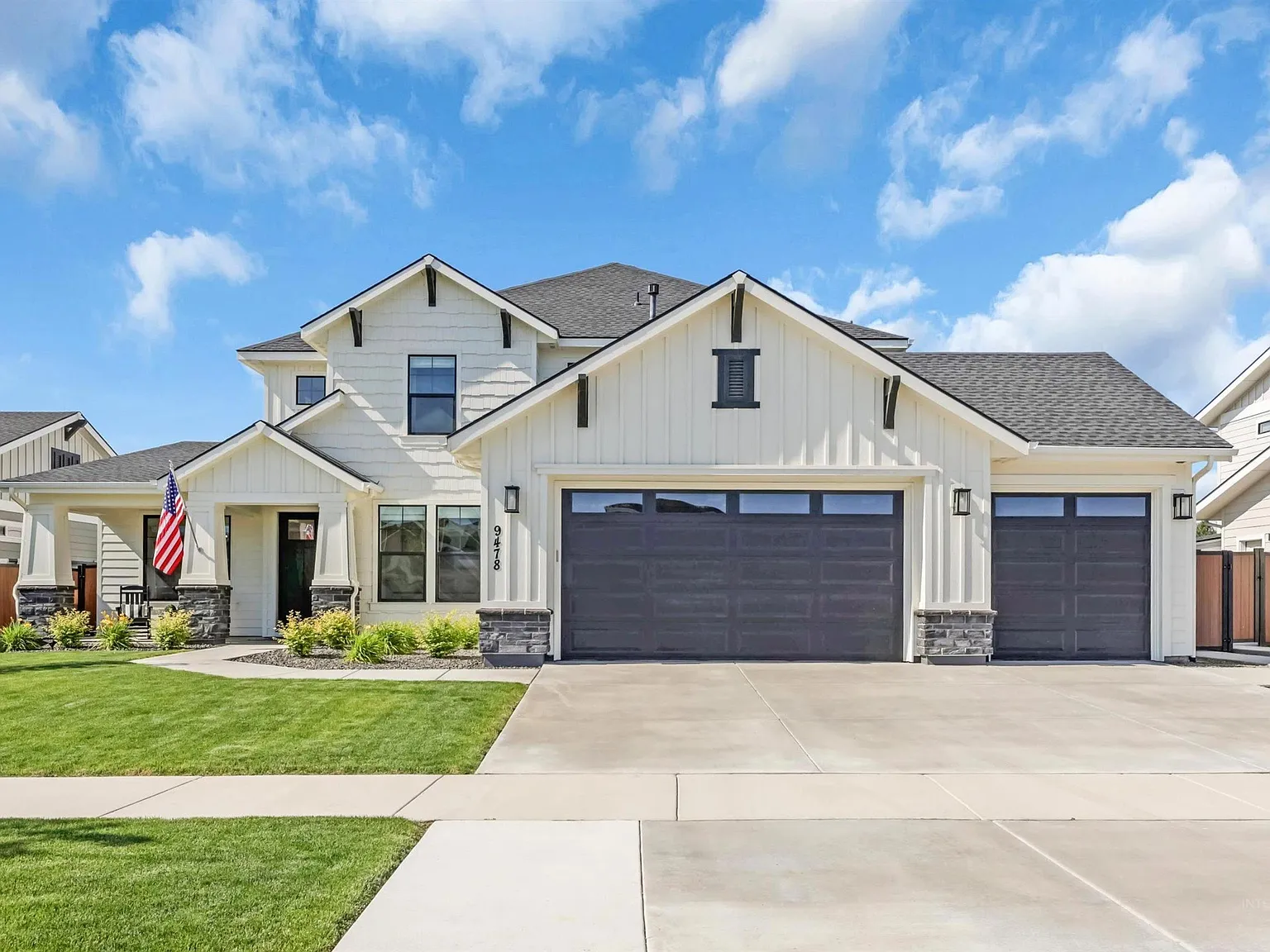5 bed, 3.5 bath, 3225 sqft, $4,950 — Photo 1
