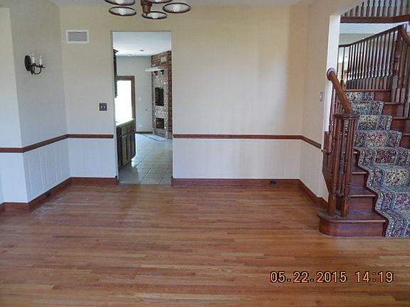 3rd image of 10431 W Nebraska St