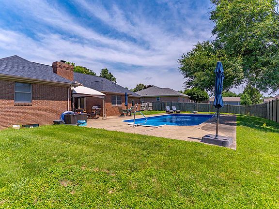 5th image of 2362 Balmoral Dr