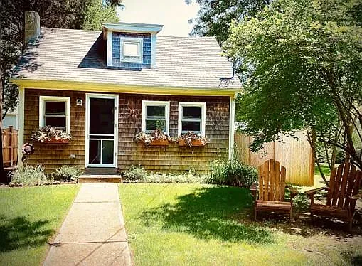 87 Wood Ln — Photo 2