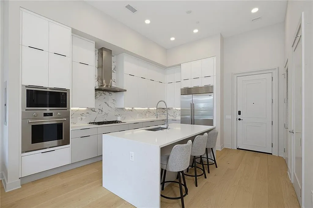 1 bed, 1.5 bath, 936 sqft, $4,100 — Photo 4