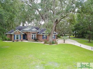 325 Oak Pointe Dr, Richmond Hill, GA 31324