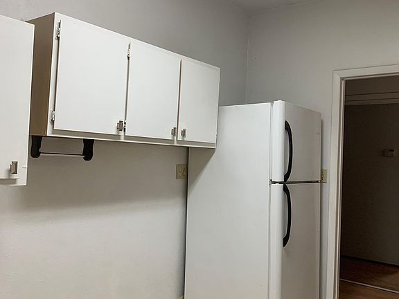 4th image of 1609 Wayland Ave