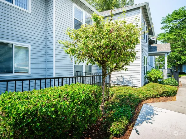 33020 10th Avenue SW #D302, Federal Way, WA 98023