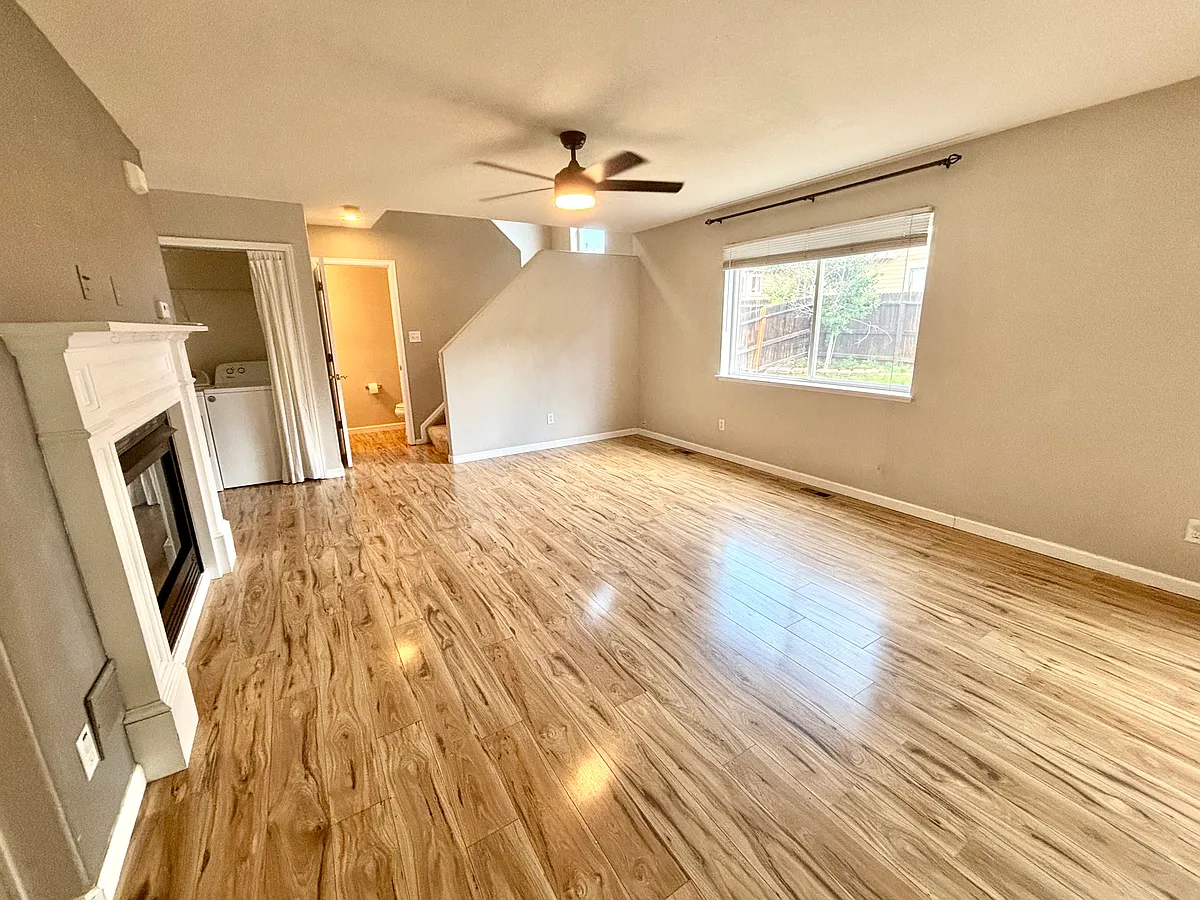 Building Photo - 14271 White Peak Dr