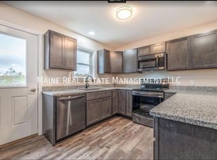 221 Mountain Rd APT A, Saint Albans, ME 04971