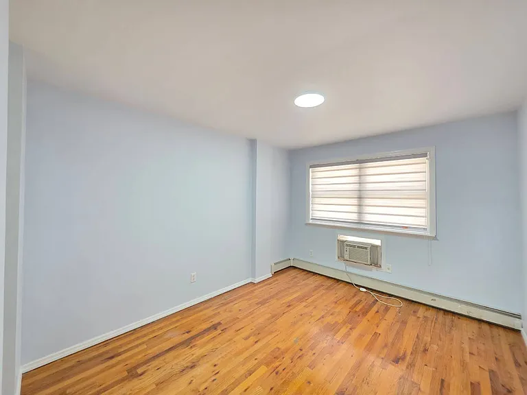 95 Bay 38th St #2 — Photo 15
