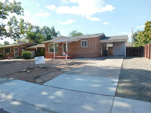 941 Walnut Ave Photo 1