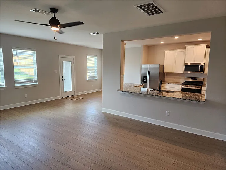 1411 Butler Ave — Photo 9