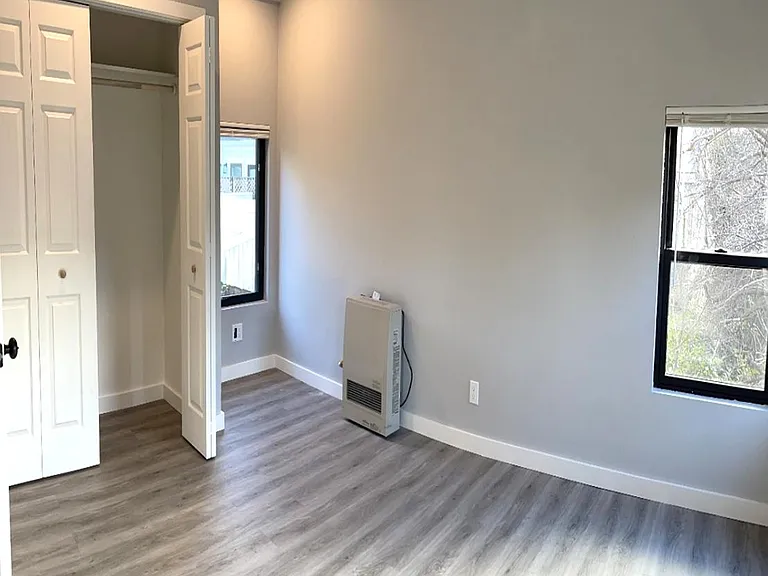 1441 Josephine St — Photo 17