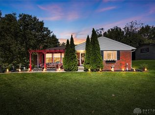 186 Meadow Ln, Springfield, OH 45505