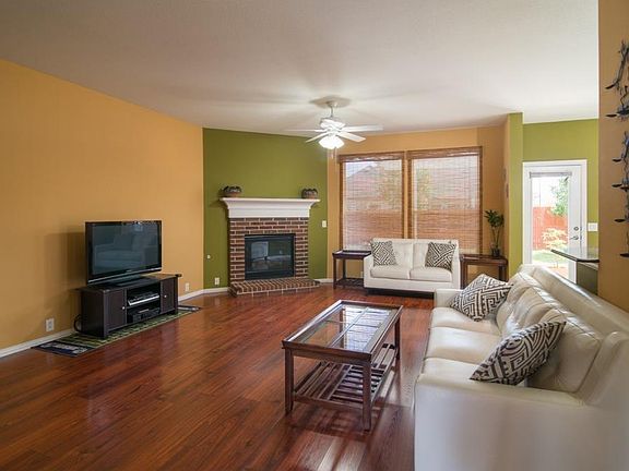 3rd image of 2720 Meadow Lake Dr