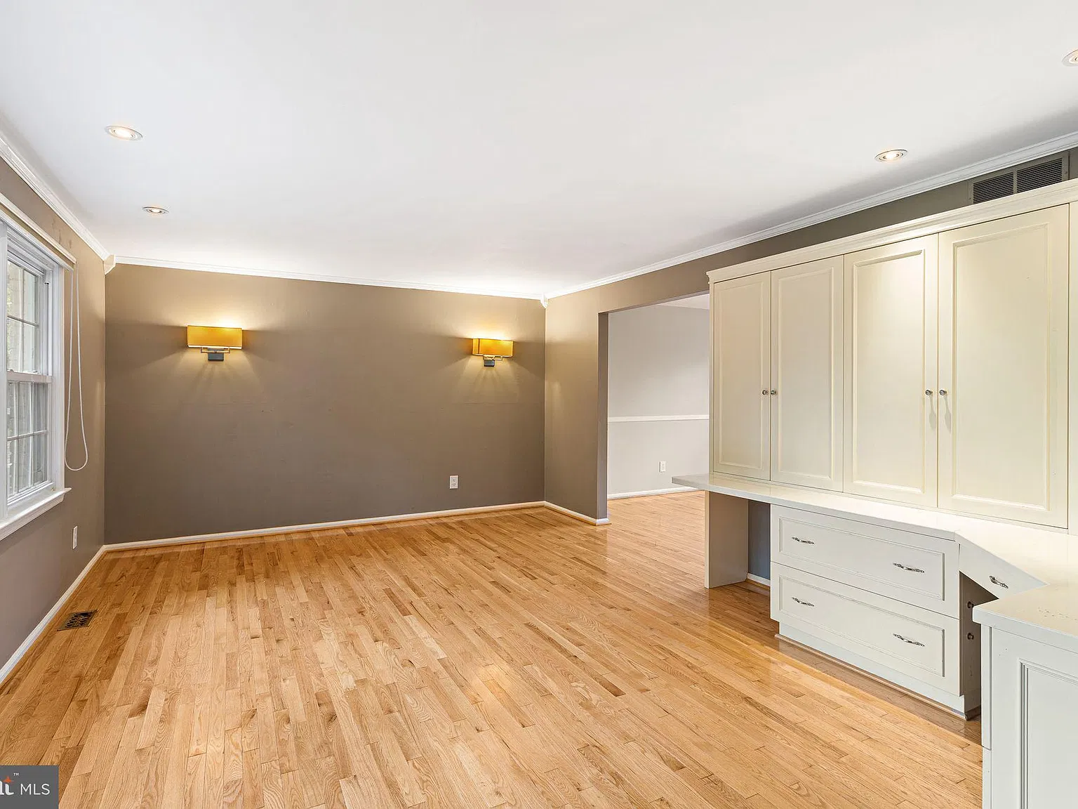 3 bed, 1.5 bath, 2210 sqft, $4,500 — Photo 4