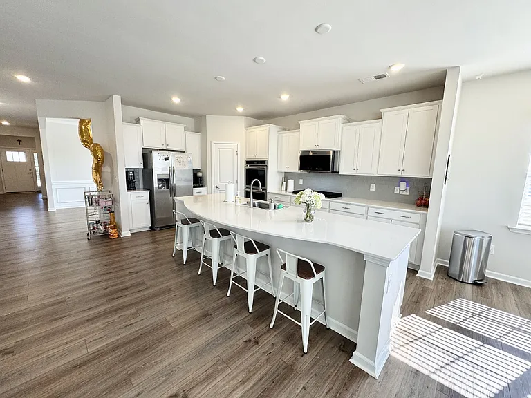 164 Somerset Ln — Photo 11