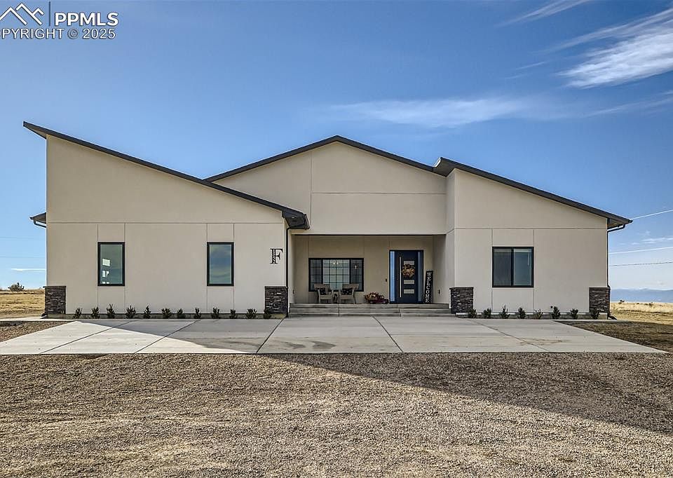 1st image of 1552 E Blue Mesa Ln