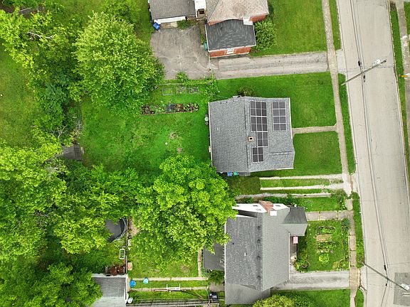 4th image of 105 Lorraine Ct