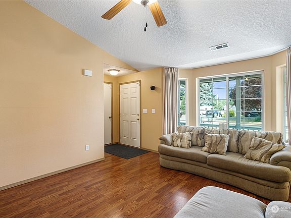 3rd image of 7514 NE Glenwood Drive