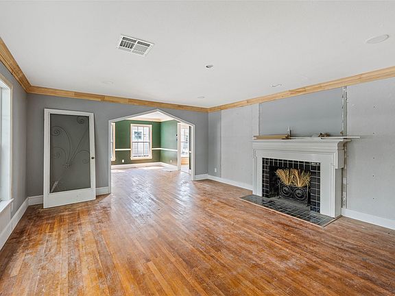 4th image of 3909 Austin Ave