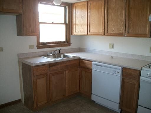 3rd image of 2551 Atlantic St