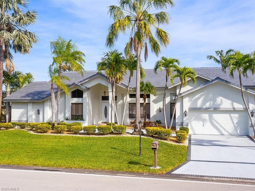 6584 Griffin Blvd Fort Myers Fl 33908 Zillow