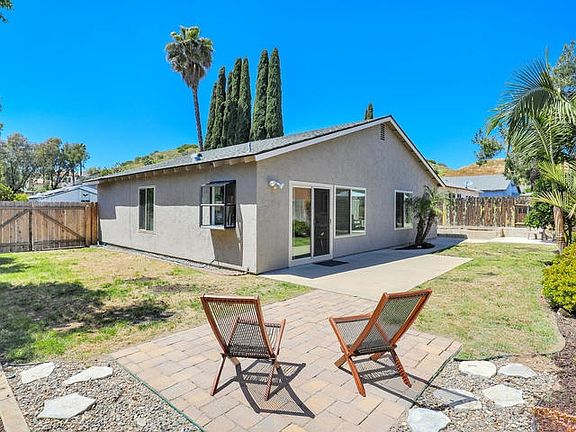 3rd image of 13619 Los Olivos Ave