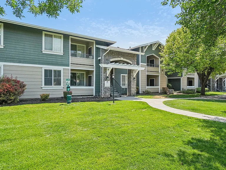 Allegro Apartments — Photo 5