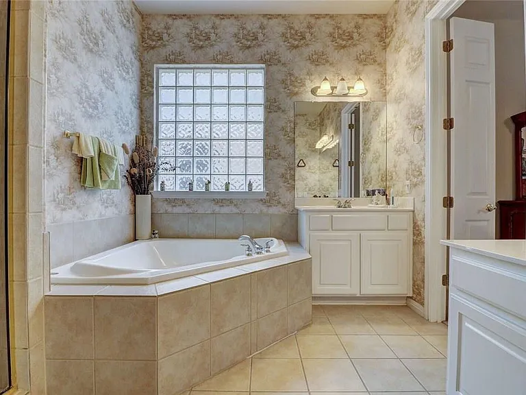 10508 Canyon Vista Way — Photo 17